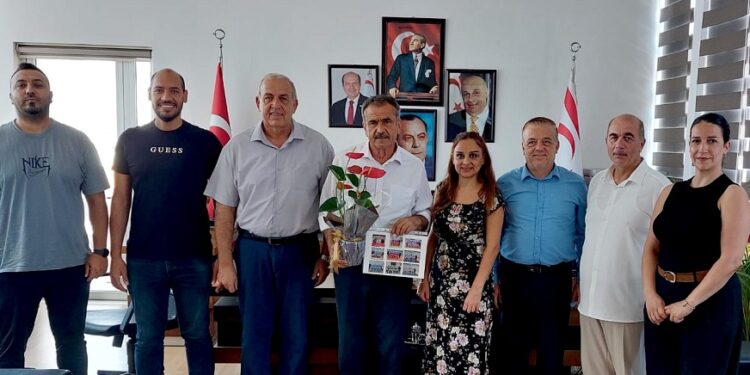 Uluçay, Basketbol Federasyonu heyetini kabul etti