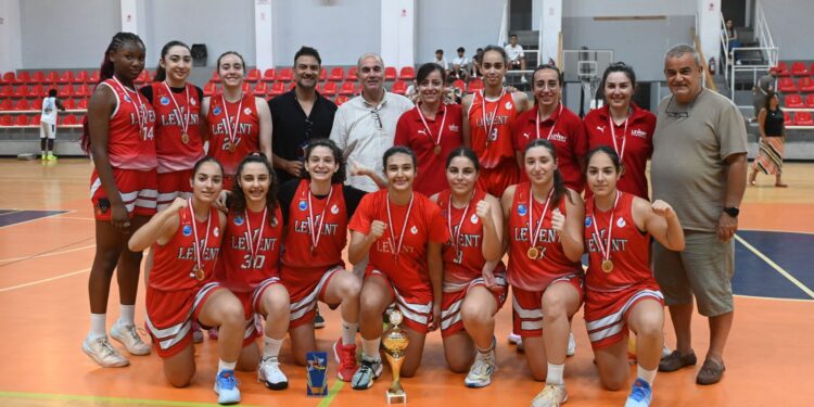 U16 Kadınlar’da Levent şampiyon
