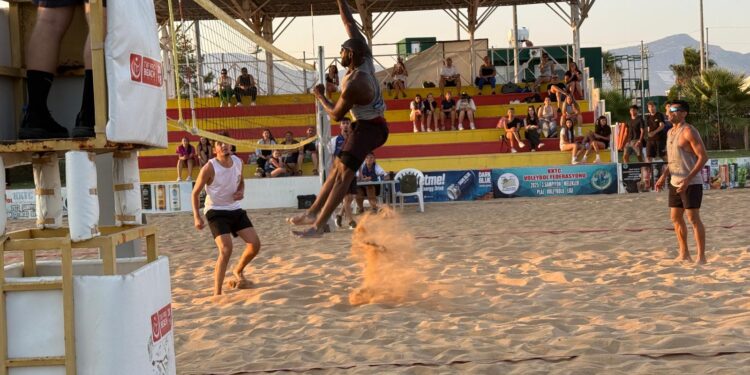 Plaj Voleybolu’nda finaller yarın