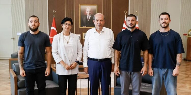 Cumhurbaşkanı Tatar, KKTC Boks Federasyonu Başkanı ve Yönetim Kurulu Üyelerini kabul etti