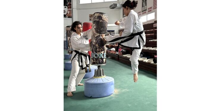 Taekwondocular Girne’de yarıştı