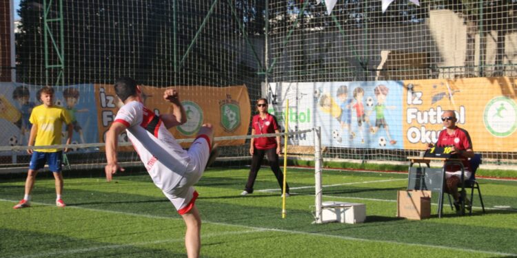 Ayak Tenisi’nde yarı finaldeyiz