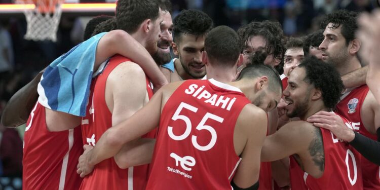 12 Dev Adam bugün parkeye çıkıyor