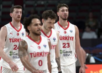12 Dev Adam, Avrupa Basketbol Şampiyonası’nda ikide iki yaptı