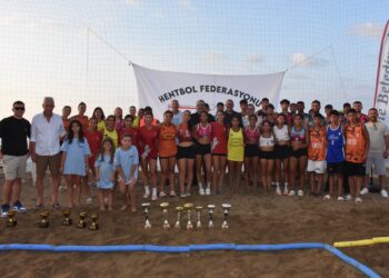 Antis’te hentbol coşkusu