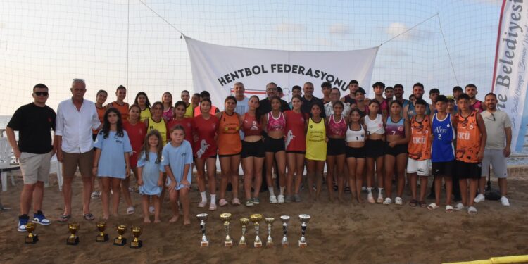 Antis’te hentbol coşkusu