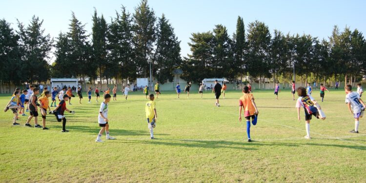 Mehmetçik Büyükkonuk Belediyesi Futbol Akademisi antrenmanlara başladı