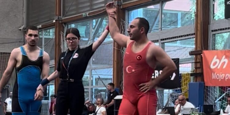 Özyıldırım’dan bronz madalya