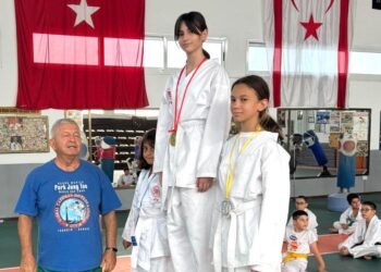 Taekwondoda “Mukavemet” müsabakaları yapıldı