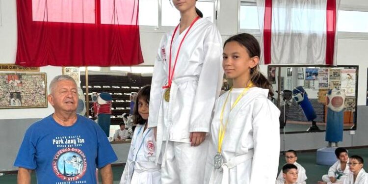 Taekwondoda “Mukavemet” müsabakaları yapıldı