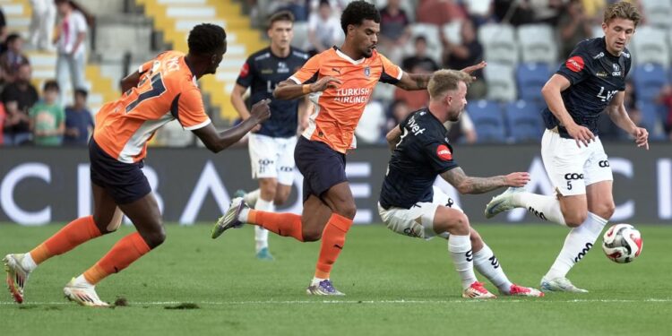 Başakşehir, UEFA Konferans Ligi’nde play-off turuna yükseldi