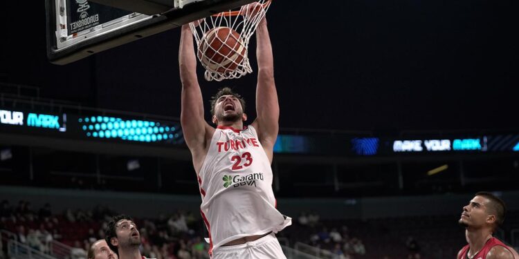 12 Dev Adam 3’te 3 yaptı