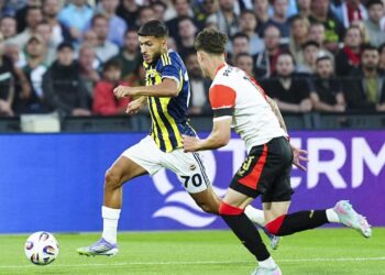 Fenerbahçe, deplasmanda Feyenoord’a 2-1 yenildi