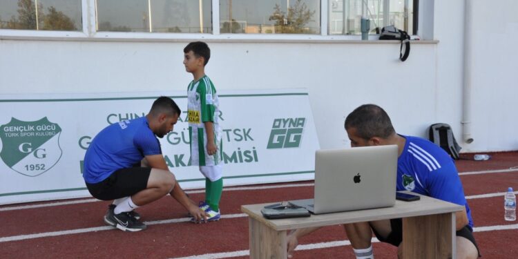 GG FUTBOL AKADEMİ’DEN ÇOCUKLARA POSTÜR ANALİZİ