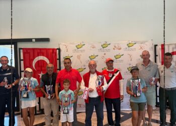 CUMHURİYET KUPASI KAZANANLARI YETKİLİ VE RASKIN