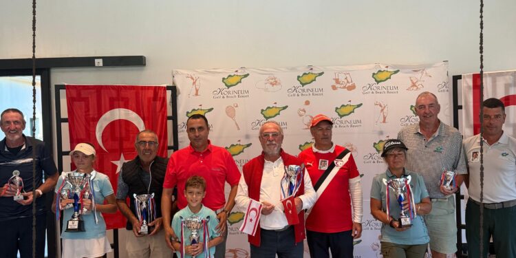 CUMHURİYET KUPASI KAZANANLARI YETKİLİ VE RASKIN