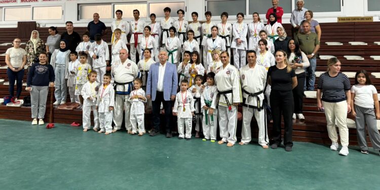 CUMHURİYET İÇİN YARIŞTILAR