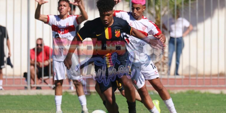 MICHAEL, GANA MİLLİ TAKIMINDA