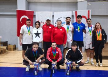 ERKEKLERDE ADASPOR, KADINLARDA DAÜ ŞAMPİYON