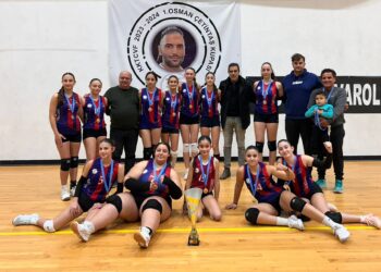 ERENKÖY’ÜN KIZLARI U17 ŞAMPİYONU