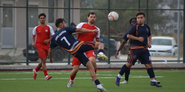 ÜNİVERSİTELERDE FUTBOL MÜSABAKALARI BAŞLADI