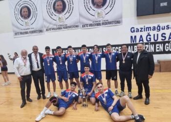 KIZLARDA NKL ERKEKLERDE ERENKÖY LİSESİ ŞAMPİYON