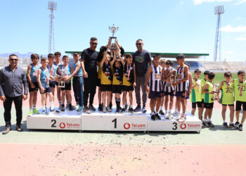 ŞHT. HÜSEYİN AKİL İLKOKULU ÇİFTE ŞAMPİYON