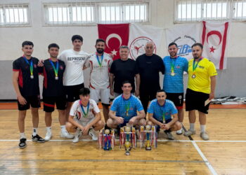 FUTBOLTENİSİNDE GENÇLİK KUPASI YAPILDI