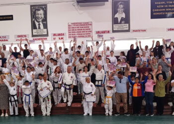 TAEKWONDOCULAR 19 MAYIS İÇİN YARIŞTI