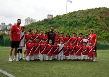 BİZİM ÇOCUKLAR DOLUDİZGİN