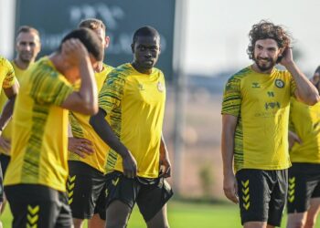 NDIAYE İLK ANTRENMANINA ÇIKTI
