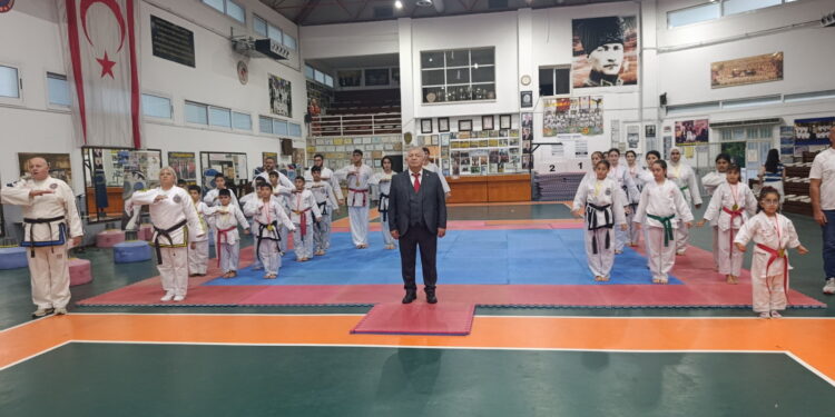 TAEKWONDOCULAR CUMHURİYET İÇİN YARIŞTILAR